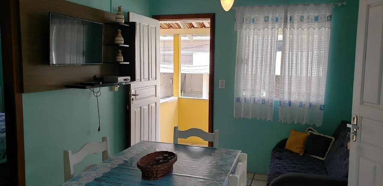 Casa De 2 Quartos No Centro De Bombinhas